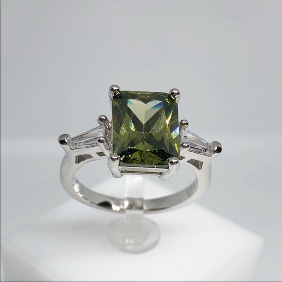 Brand new sterling silver stamped peridot ring - Picture 3 of 3